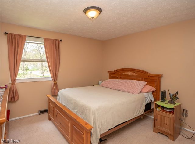 1744 Oak Trail Street NE, Massillon, OH 44646