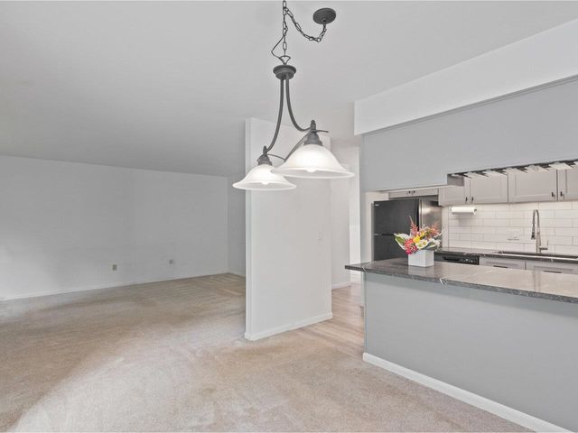 25 Baycrest Dr Apt 307, South Burlington, VT 05403
