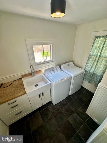 203 SUMMIT AVE, Conshohocken, PA 19428