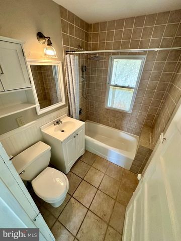 203 SUMMIT AVE, Conshohocken, PA 19428