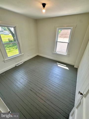 203 SUMMIT AVE, Conshohocken, PA 19428