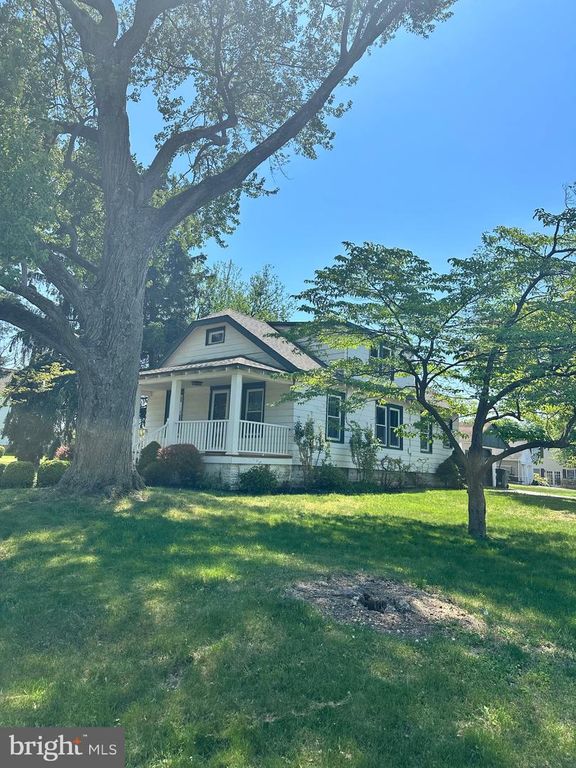 203 SUMMIT AVE, Conshohocken, PA 19428