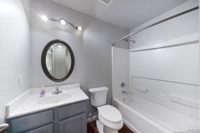 9227 Dublin Moor, San Antonio, TX 78254