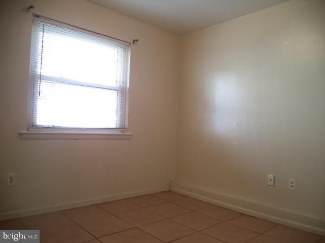 547 ALLENGROVE ST, Philadelphia, PA 19120