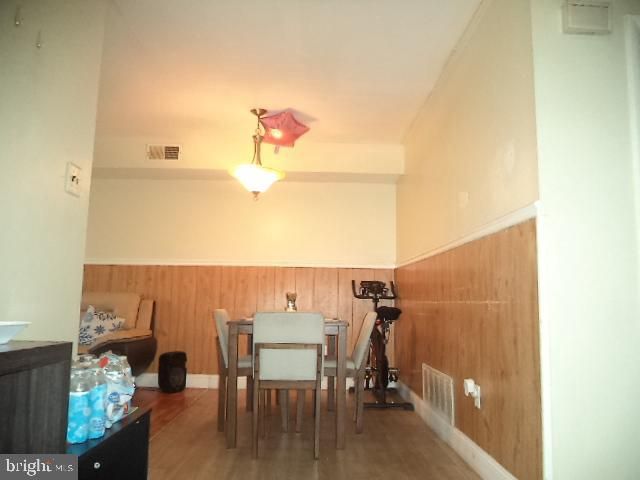 547 ALLENGROVE ST, Philadelphia, PA 19120