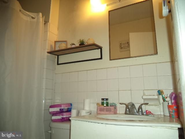 547 ALLENGROVE ST, Philadelphia, PA 19120