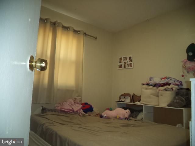 547 ALLENGROVE ST, Philadelphia, PA 19120