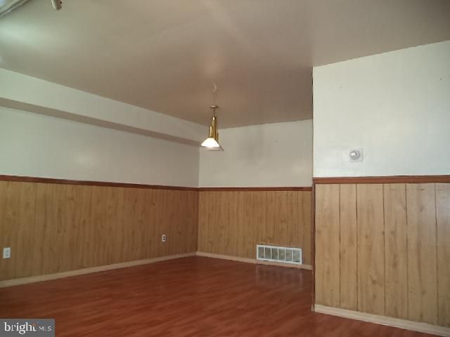 547 ALLENGROVE ST, Philadelphia, PA 19120