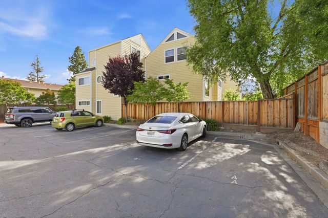 833 S San Tomas Aquino Road A, Campbell, CA 95008