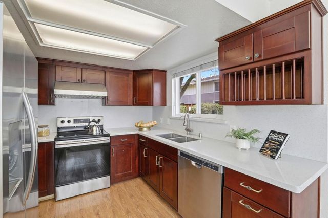 833 S San Tomas Aquino Road A, Campbell, CA 95008