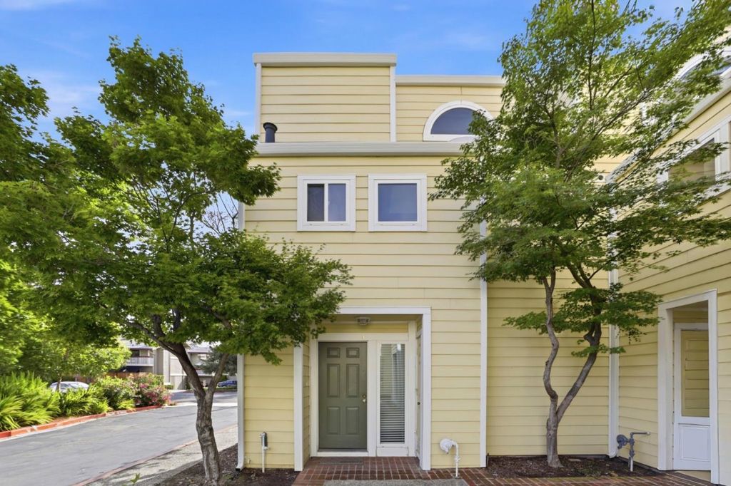 833 S San Tomas Aquino Road A, Campbell, CA 95008