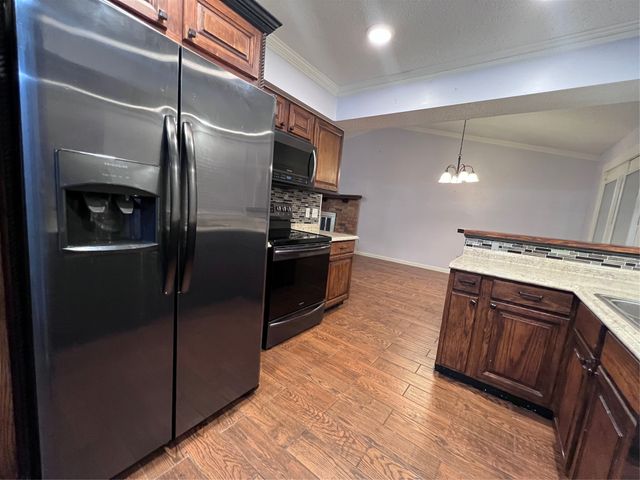 2466 Channing Drive, Grand Prairie, TX 75052