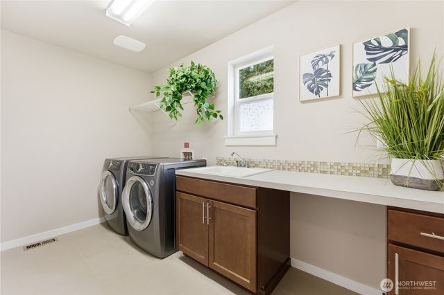 16005 74th Avenue NE, Kenmore, WA 98028