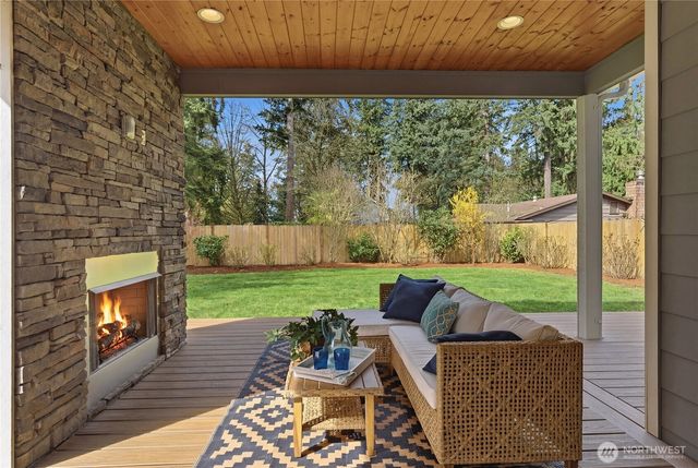 16005 74th Avenue NE, Kenmore, WA 98028