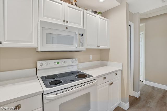 550 Club Marco CIR 5-102, Marco Island, FL 34145