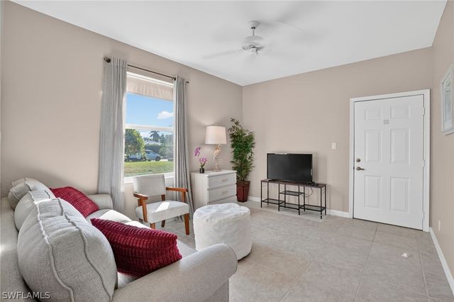 550 Club Marco CIR 5-102, Marco Island, FL 34145