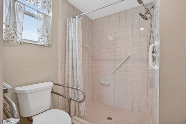 550 Club Marco CIR 5-102, Marco Island, FL 34145