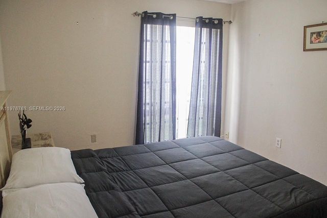 10818 N Kendall Drive R25, Miami, FL 33176