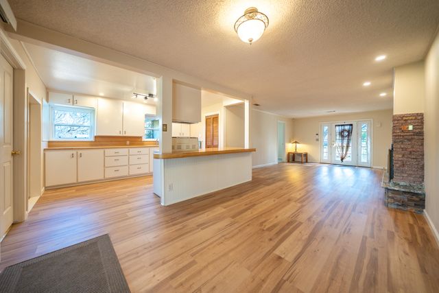 3500 Pioneer Lane, Redding, CA 96001