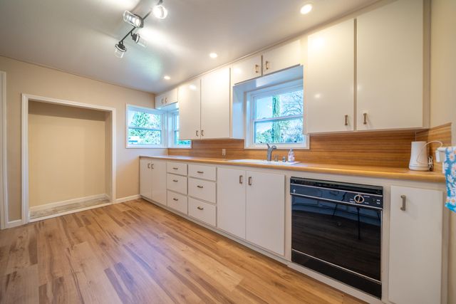 3500 Pioneer Lane, Redding, CA 96001