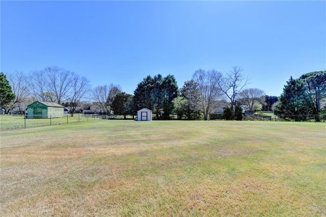 408 Beech Hollow Trail, Loganville, GA 30052