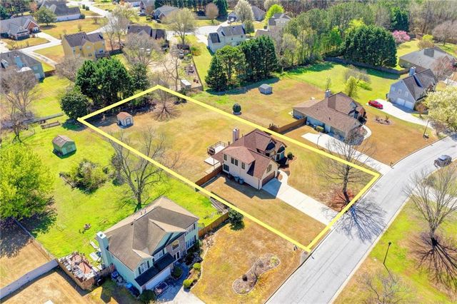 408 Beech Hollow Trail, Loganville, GA 30052