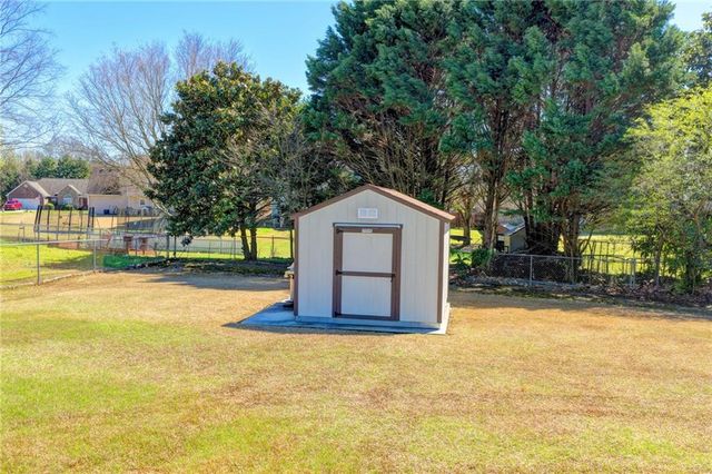 408 Beech Hollow Trail, Loganville, GA 30052