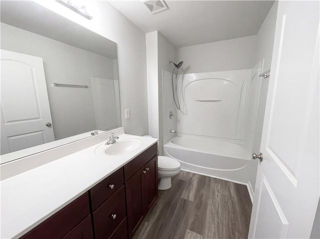 1950 Dakota Drive NW 27, Acworth, GA 30101