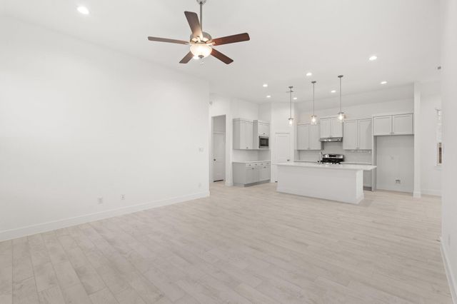 11820 South Pavillion Drive, Mont Belvieu, TX 77523