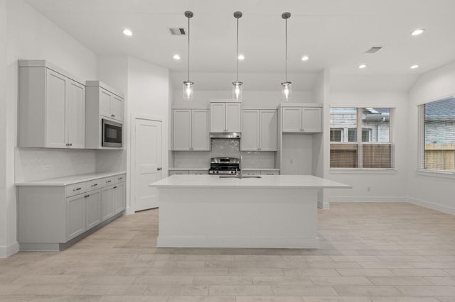 11820 South Pavillion Drive, Mont Belvieu, TX 77523