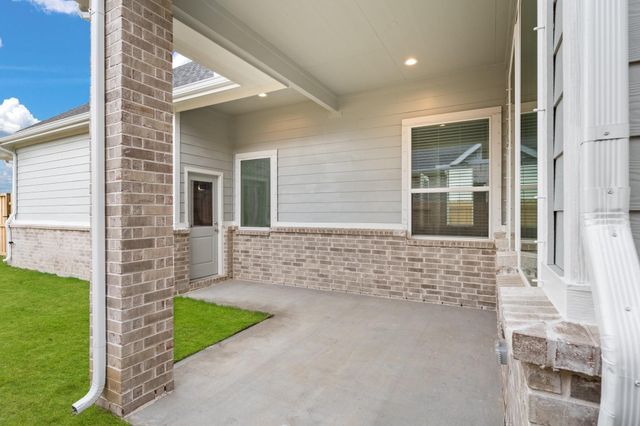 11820 South Pavillion Drive, Mont Belvieu, TX 77523