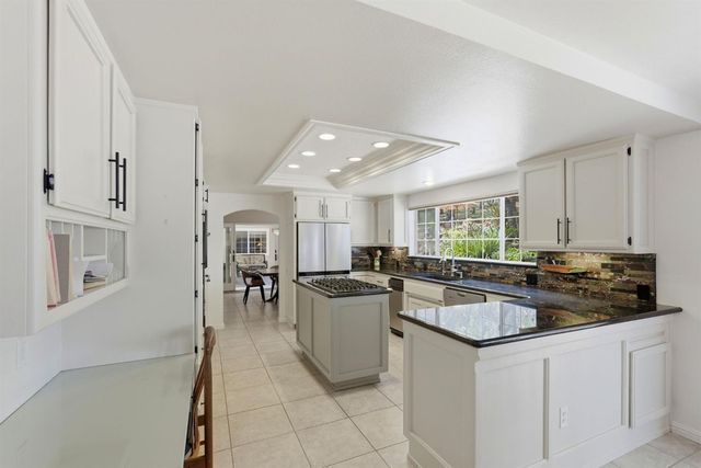 2030 Marden Dr, Rescue, CA 95672