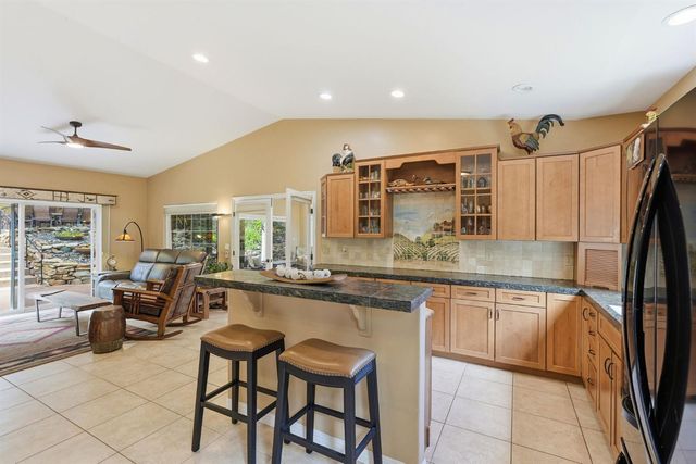 2030 Marden Dr, Rescue, CA 95672