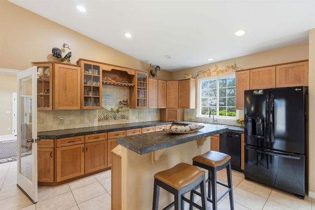 2030 Marden Dr, Rescue, CA 95672