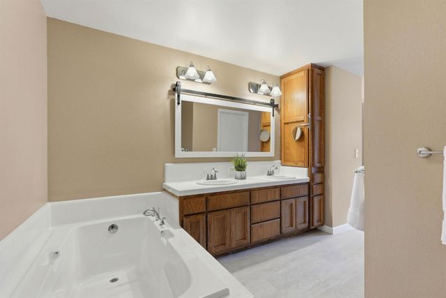 2030 Marden Dr, Rescue, CA 95672