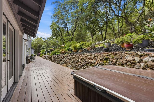 2030 Marden Dr, Rescue, CA 95672