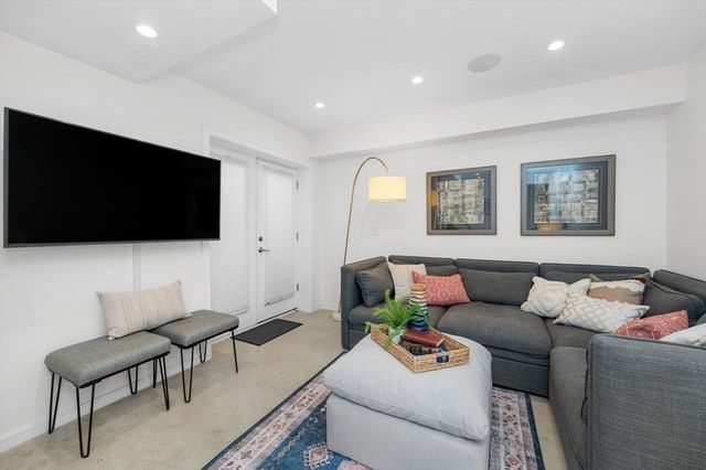 62 Pearl 62, Cambridge, MA 02139