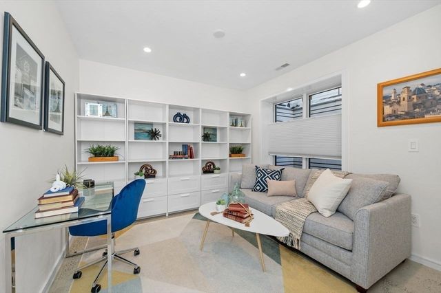 62 Pearl 62, Cambridge, MA 02139