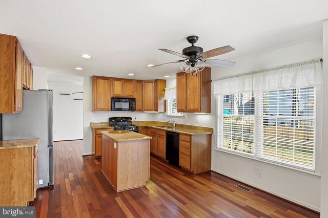 4951 DOGWOOD ST, Shady Side, MD 20764