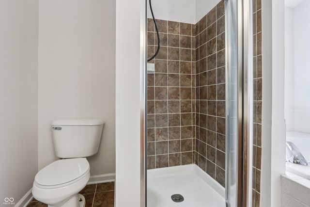 10507 Pineview Circle, Fishers, IN 46038