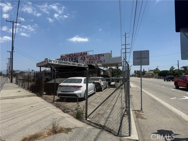 15542 San Bernardino Avenue, Fontana, CA 92335