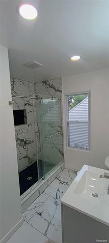 131 Mark Avenue, Pontiac, MI 48341