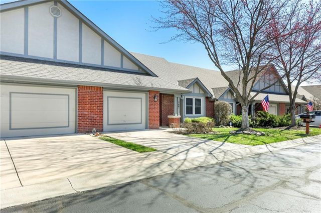 735 N Somerset Terrace, Olathe, KS 66062