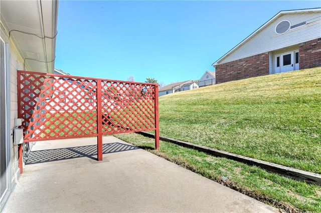 735 N Somerset Terrace, Olathe, KS 66062