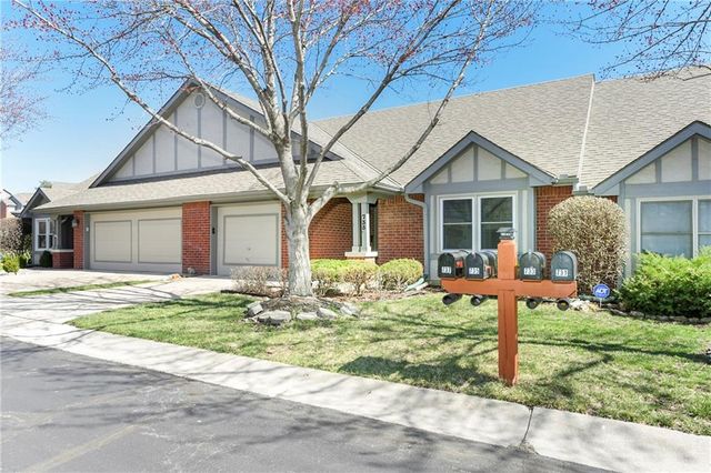 735 N Somerset Terrace, Olathe, KS 66062