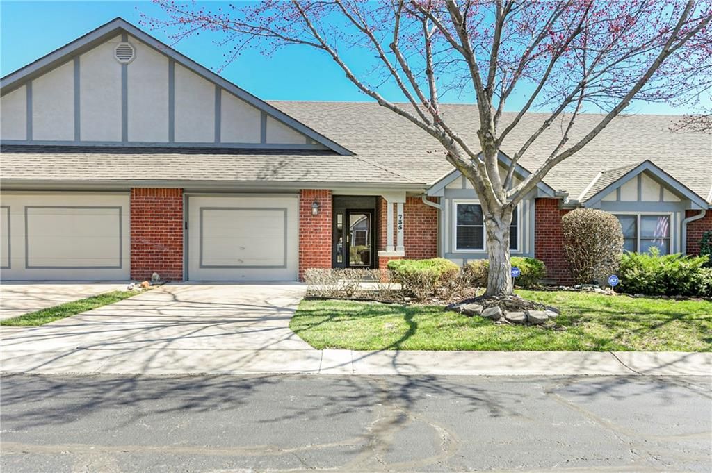 735 N Somerset Terrace, Olathe, KS 66062