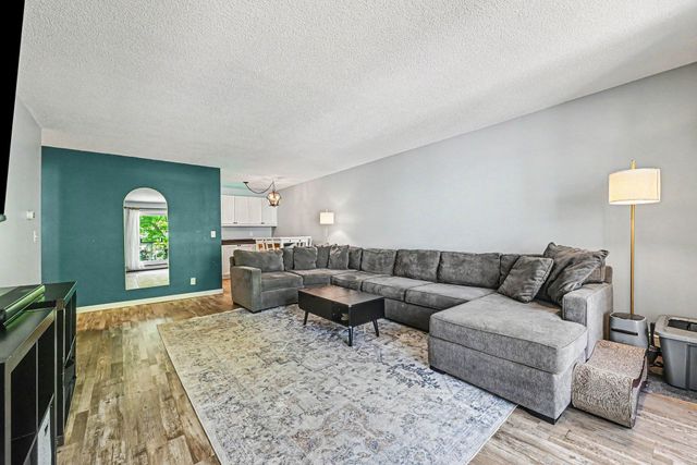 179 Little Canada Road E 237, Little Canada, MN 55117