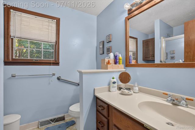 500 E Vienna Street, Clio, MI 48420