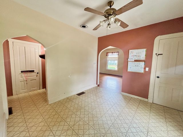 1114 Garfield Avenue, Belvidere, IL 61008