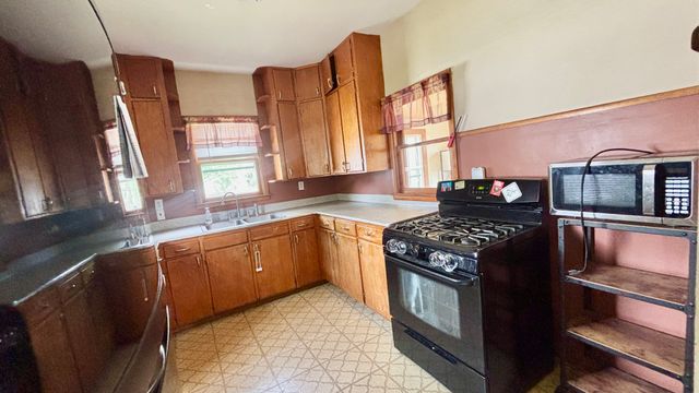 1114 Garfield Avenue, Belvidere, IL 61008
